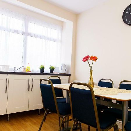 Mandeville Rooms Northolt  Eksteriør billede