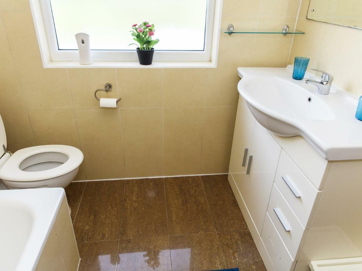 Mandeville Rooms Northolt  Værelse billede